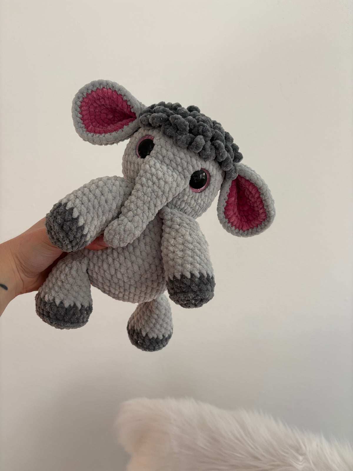 Gehäkeltes Kuscheltier – Elefant „Ella“