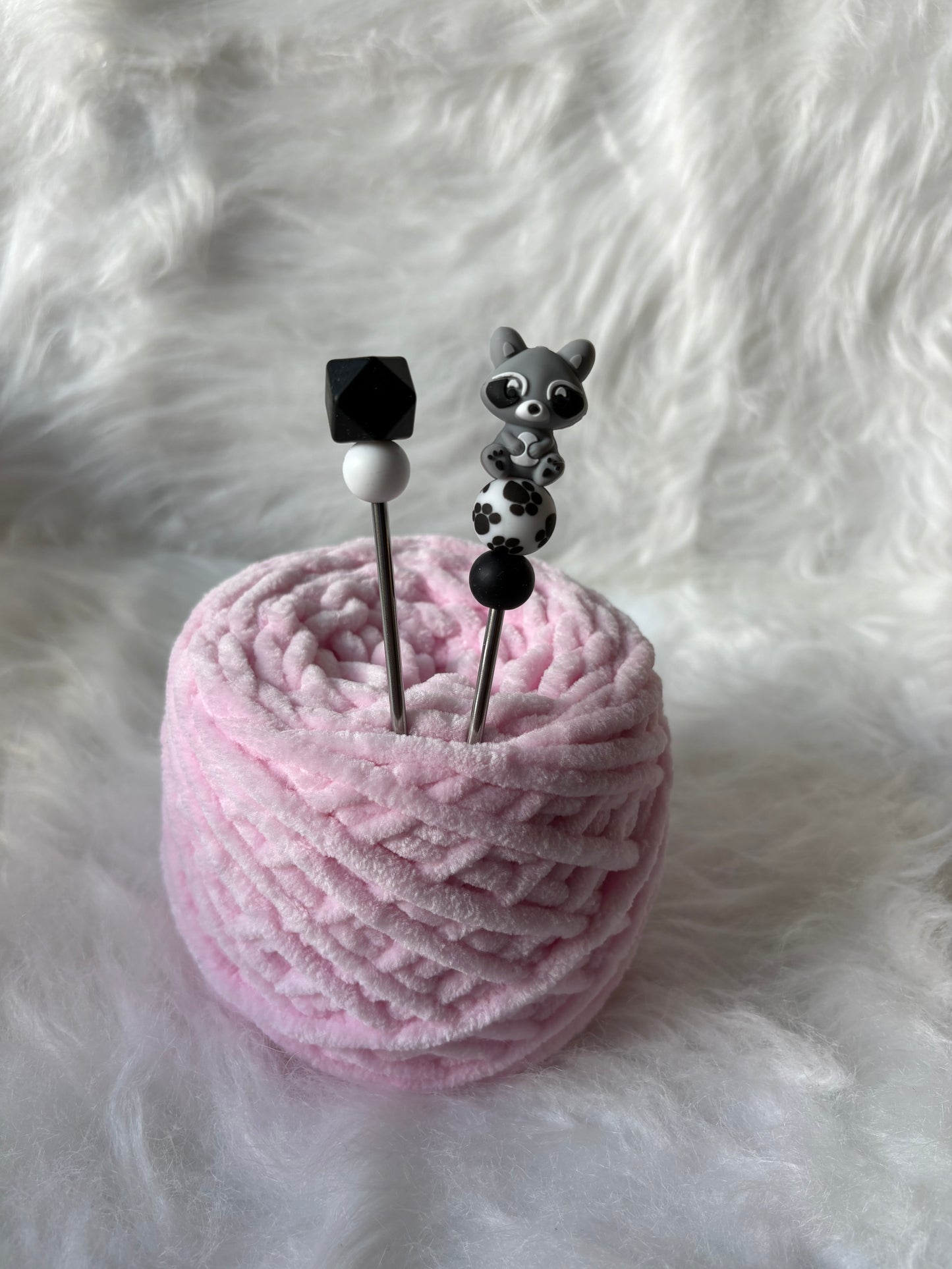 Mini Amigurumi Sticks Waschbär