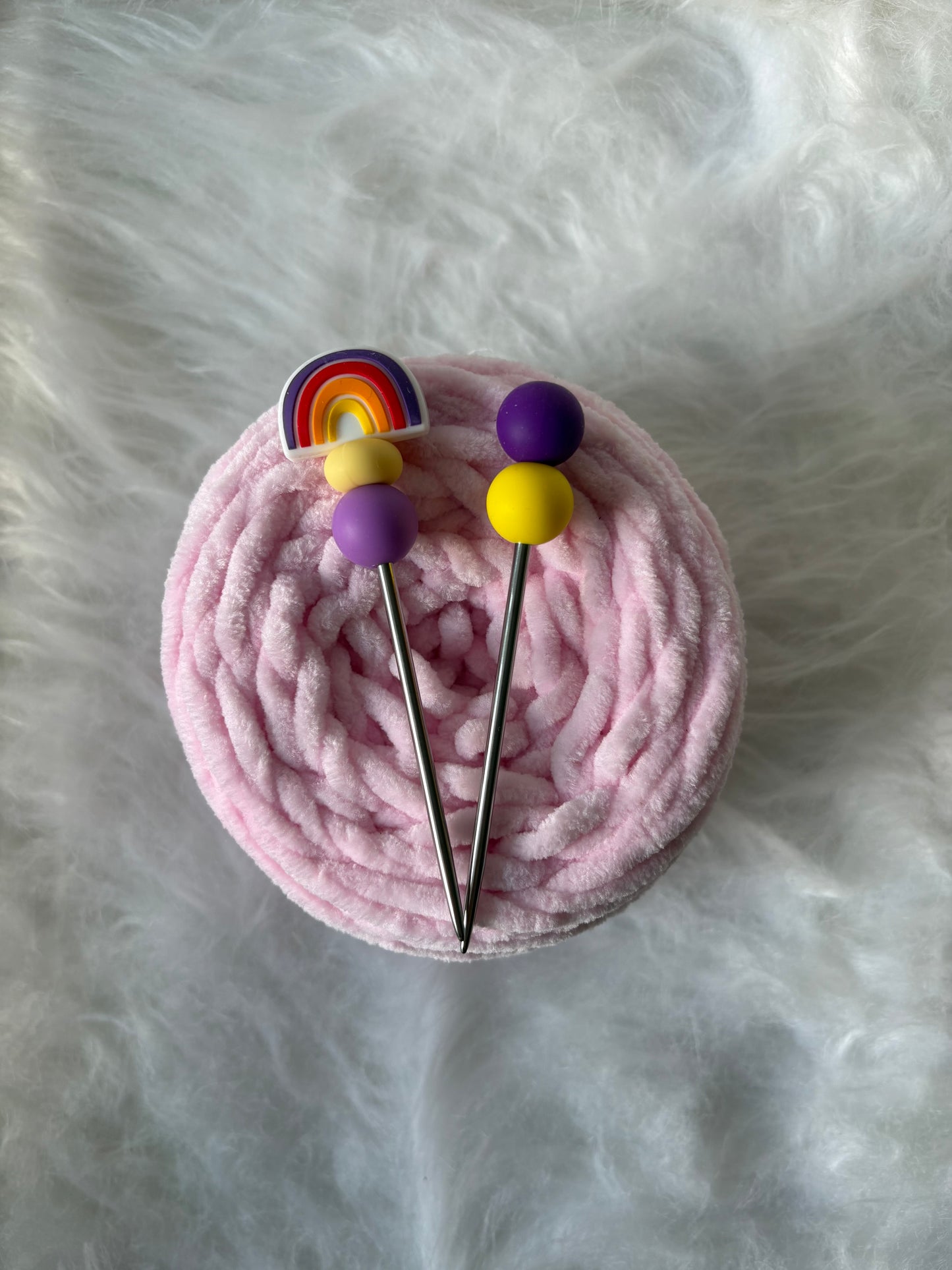 Mini Amigurumi Sticks Regenbogen