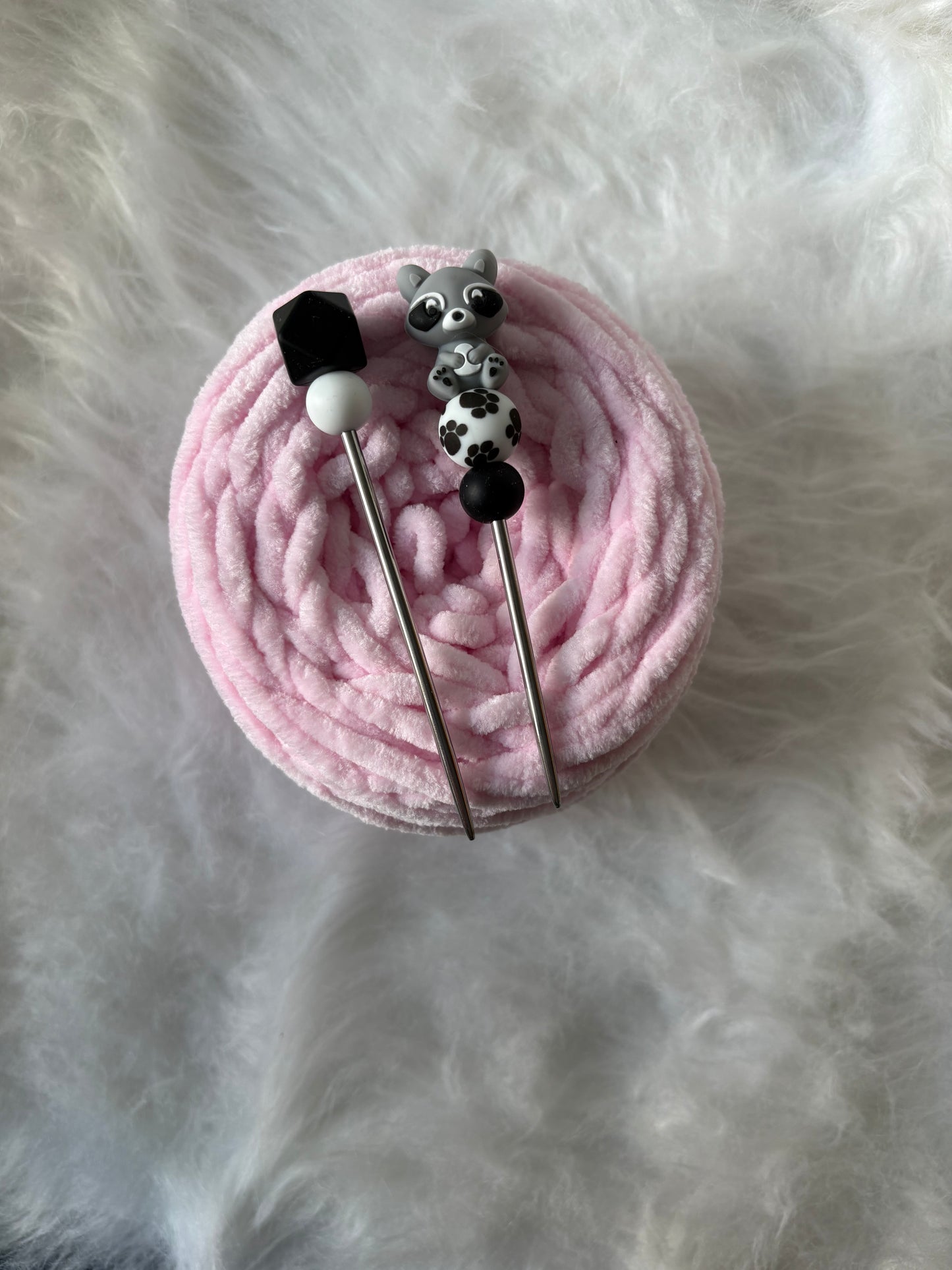 Mini Amigurumi Sticks Waschbär